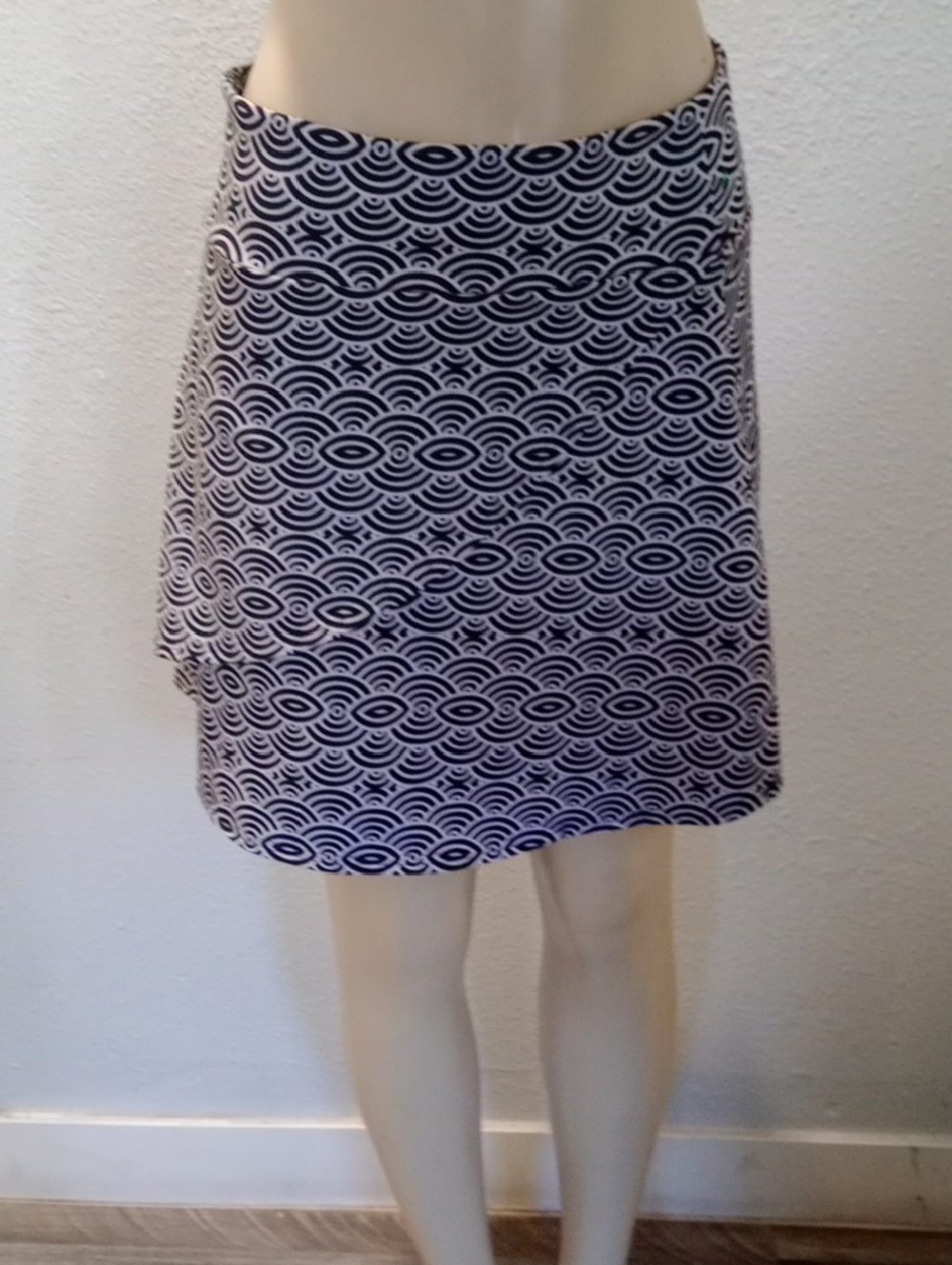 Soybu Navy & White Wave-Print Mini Skirt